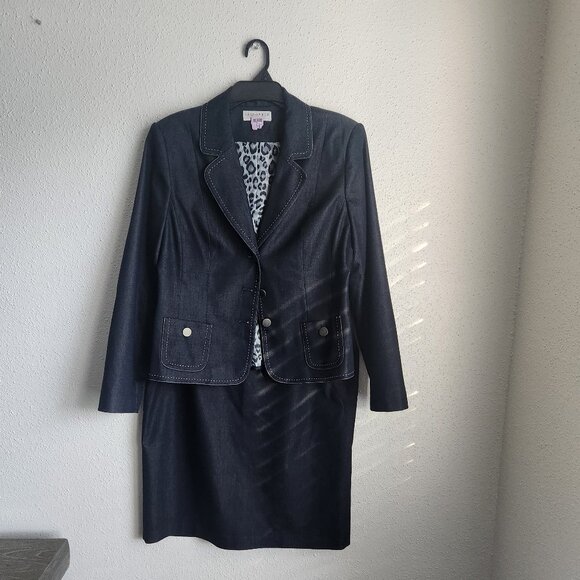 Sag Harbor Women's Navy Blue 2 Piece Skirt and Top Size 14 Leopard Print Lining - Picture 1 of 4